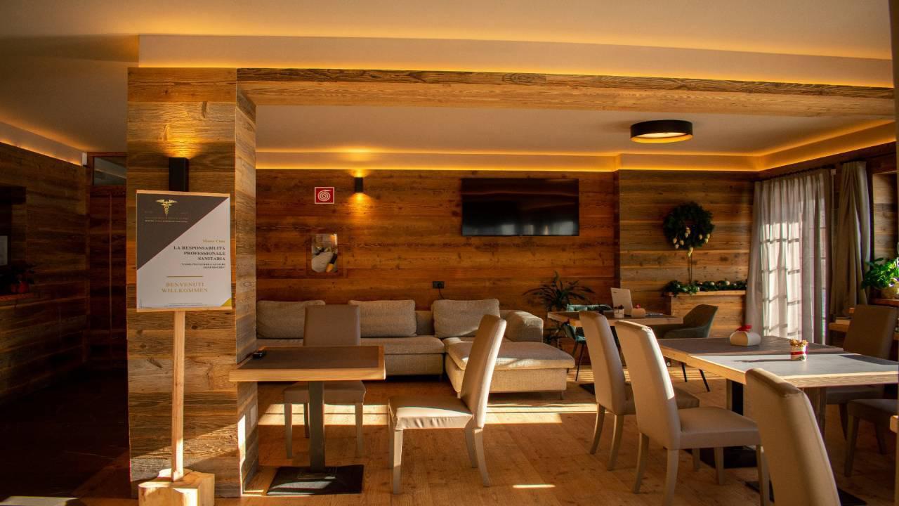 Hotel Leonard Нова-Поненте Екстер'єр фото