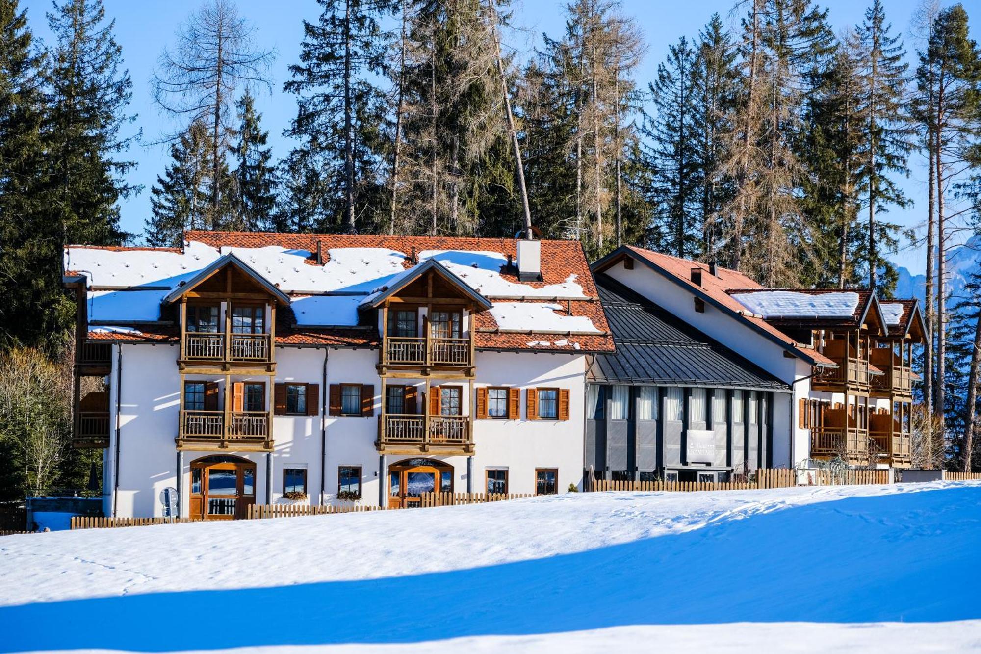 Hotel Leonard Нова-Поненте Екстер'єр фото
